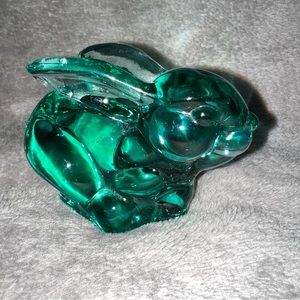 Vintage 1970s Silvestri Art Glass Green Bunny Rabbit Figurine Paperweight
